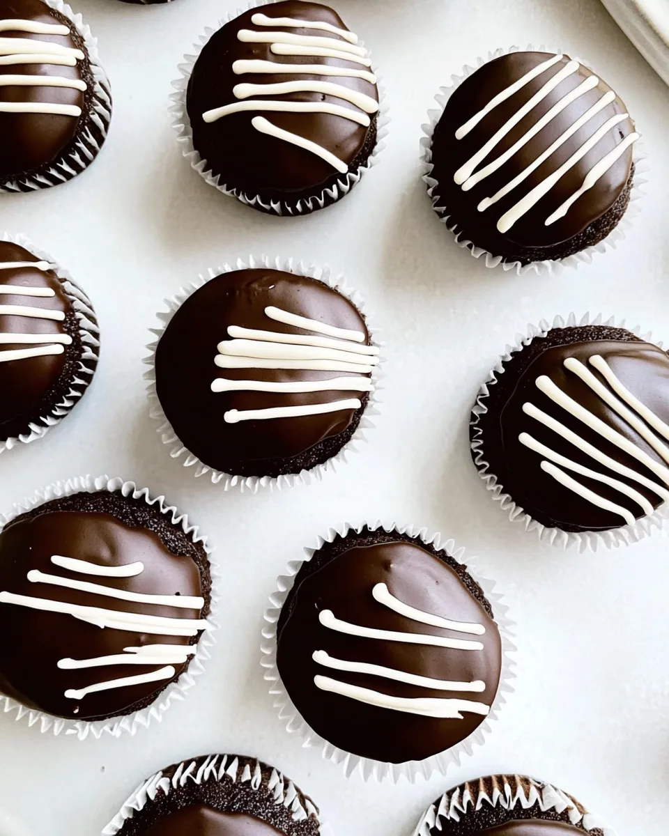 Copycat Hostess Cupcakes