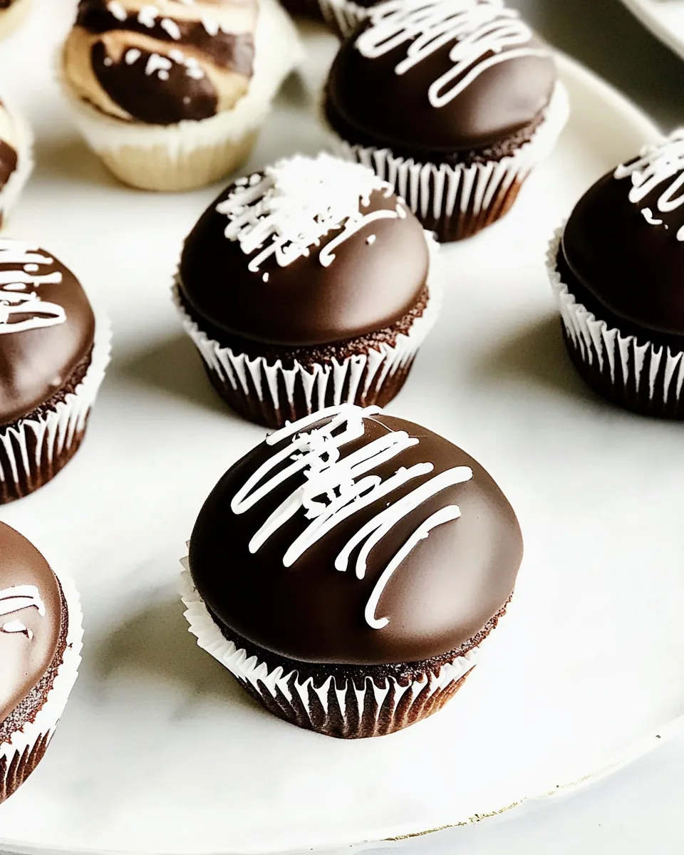 Copycat Hostess Cupcakes