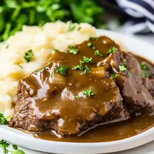 Crock Pot Cubed Steak with Gravy