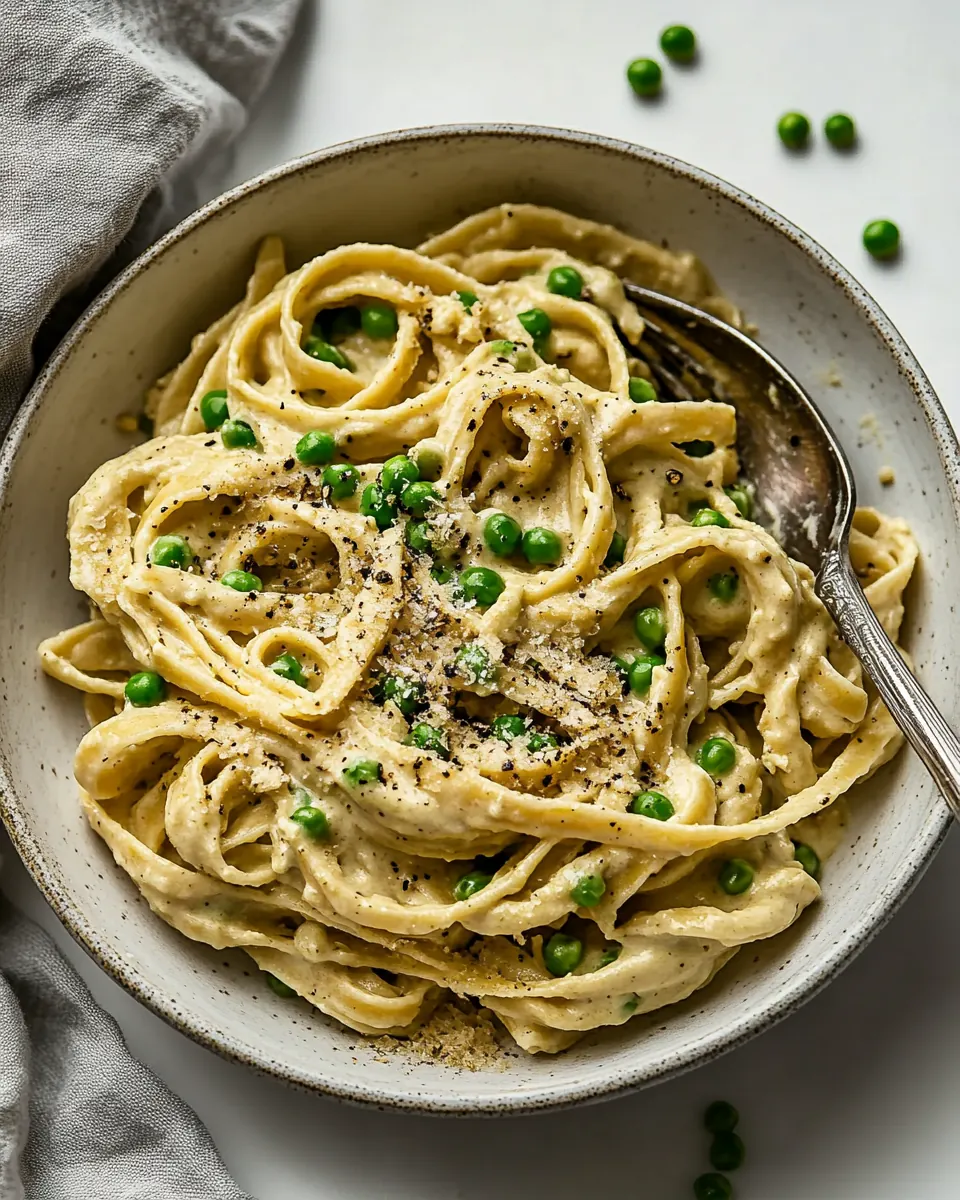 Garlicky Pea Pasta with Cream Sauce