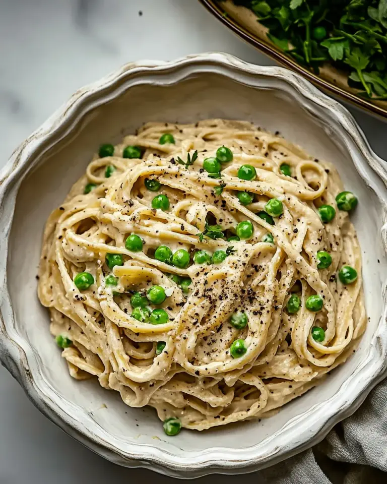 Garlicky Pea Pasta with Cream Sauce