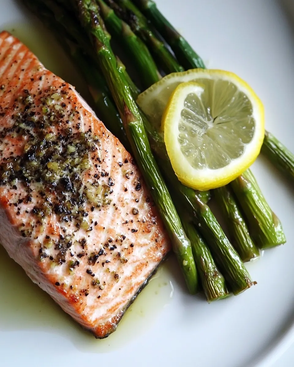 Lemon Garlic Pan Seared Salmon and Asparagus