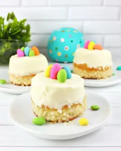 Mini Easter Cakes