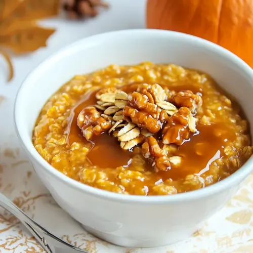 Pumpkin Pie Oatmeal with Caramel Sauce