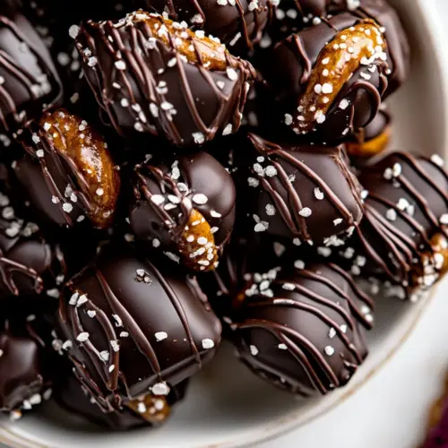 Samoas Pretzel Presents