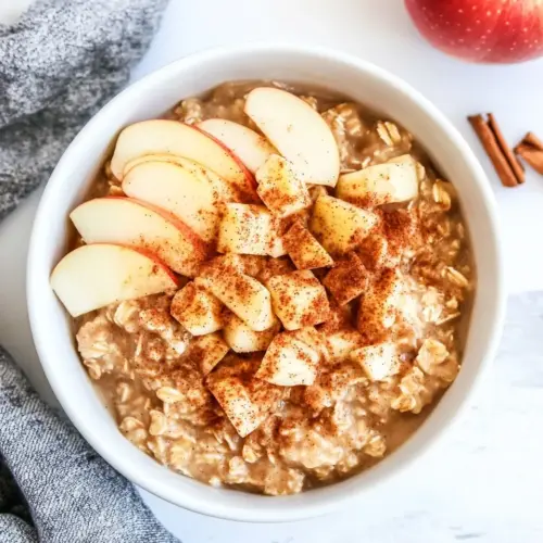 Slow Cooker Apple Cinnamon Oatmeal